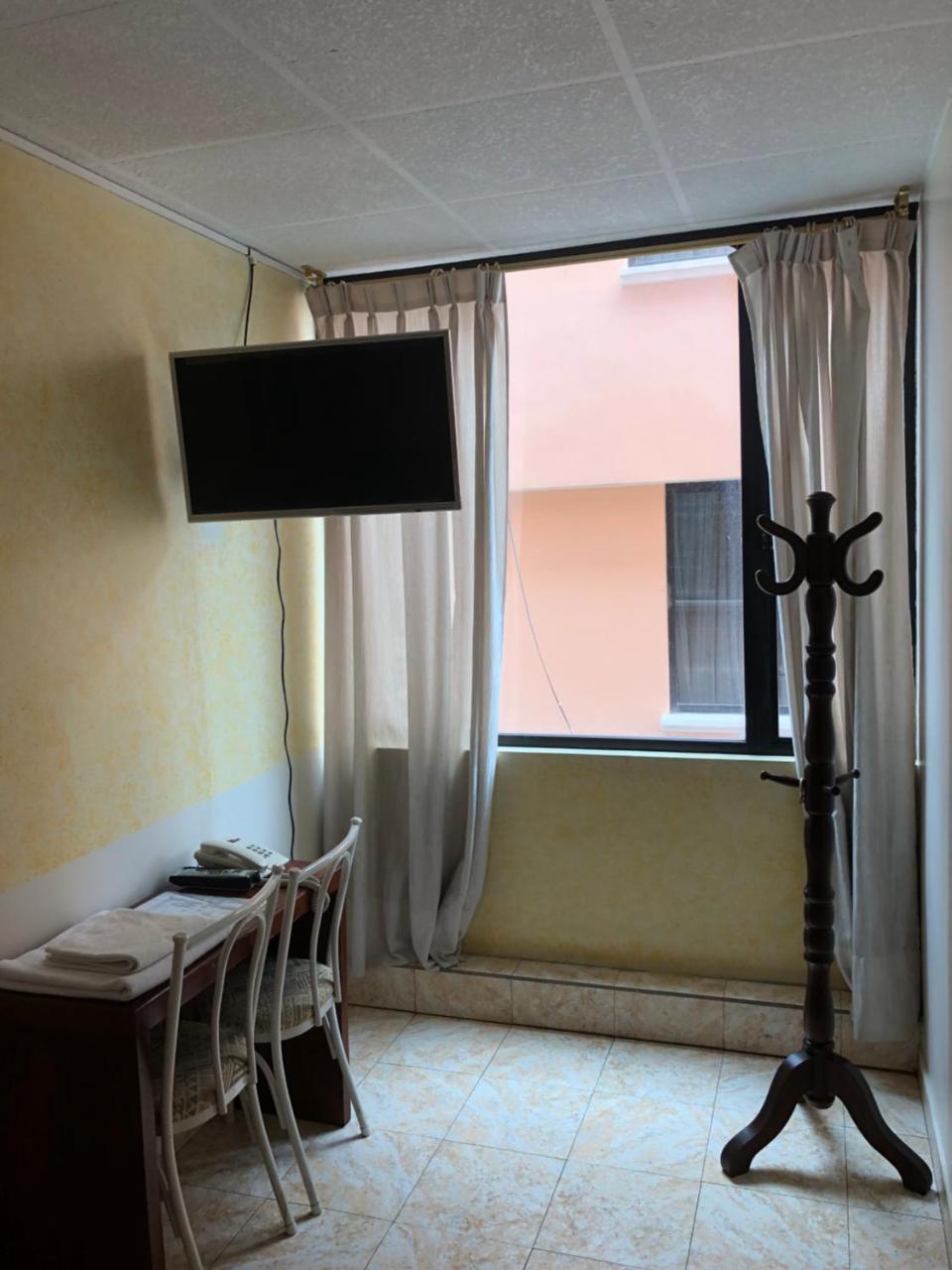 Hostal La Cocina Tipica Guaillabamba Bagian luar foto